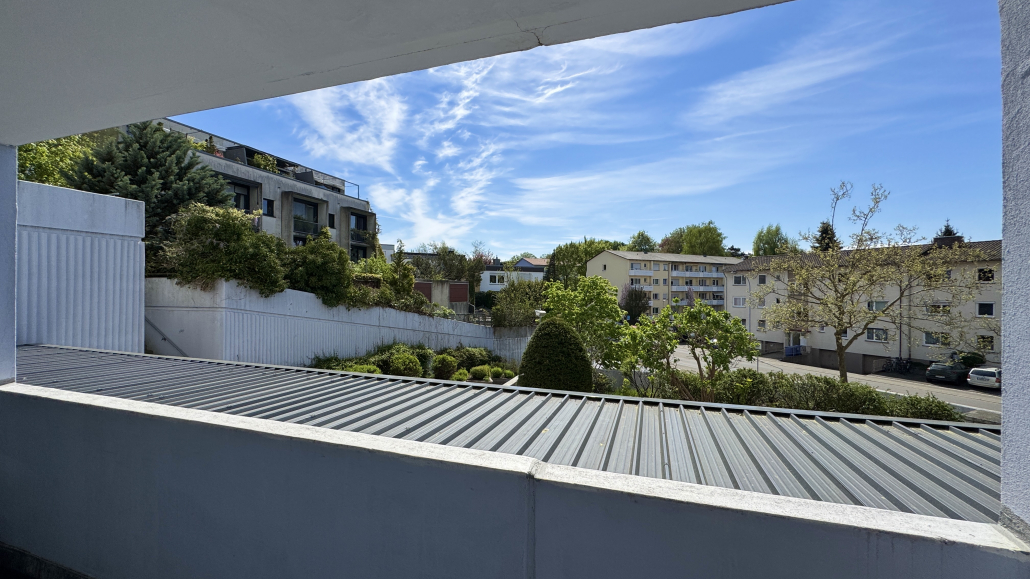 Überdachter Südbalkon