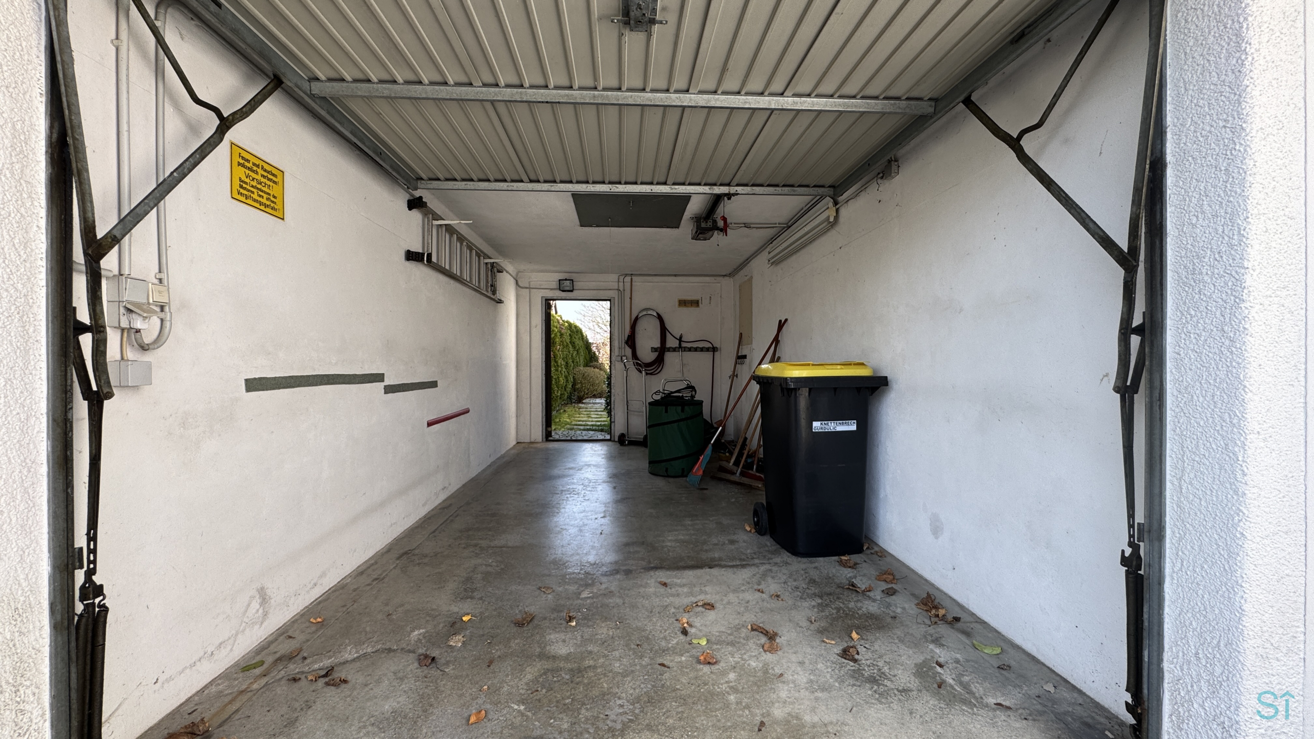 Garage 1